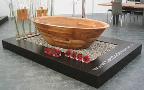 Badewanne Massivholz Cnc Fraesen 5 Achsen — Holz, CNC Dynamix AG, Büron LU